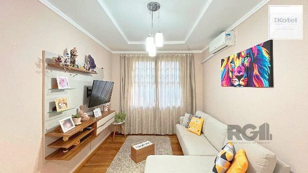 Casa em Porto Alegre, no bairro Medianeira, com 3 dormitório(s), e 3 banheiros, à venda. — foto 2