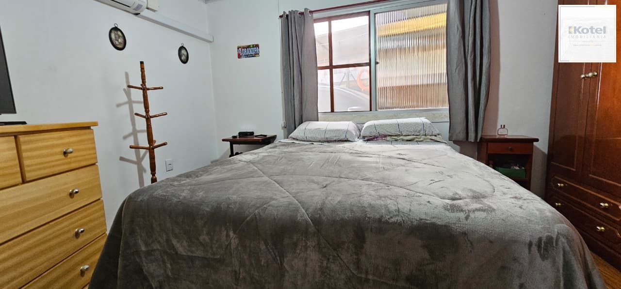 casa terrea 02 dormitorios  opção para 3 - bairro Restinga