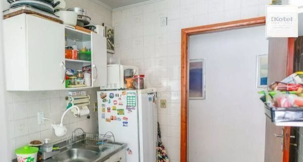 Cobertura em Porto Alegre, no bairro Teresópolis, com 1 dormitório(s), e 1 banheiros, à venda. — foto 3