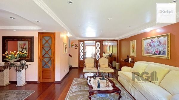 Casa em Porto Alegre, no bairro Ipanema, com 3 dormitório(s), e 3 banheiros, à venda. — foto 4