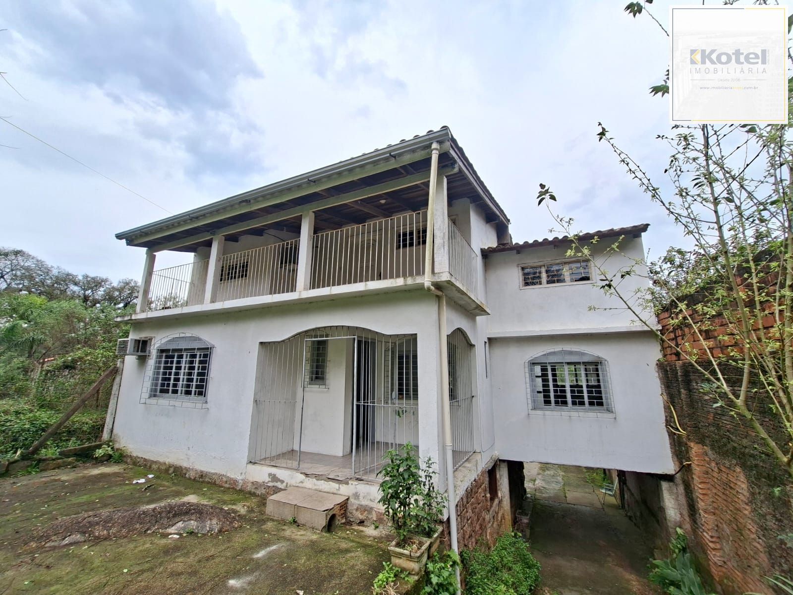 Casa com 5 Dormitórios, Salão de Festas e Terreno de 11,6 x 115m – Belém Velho