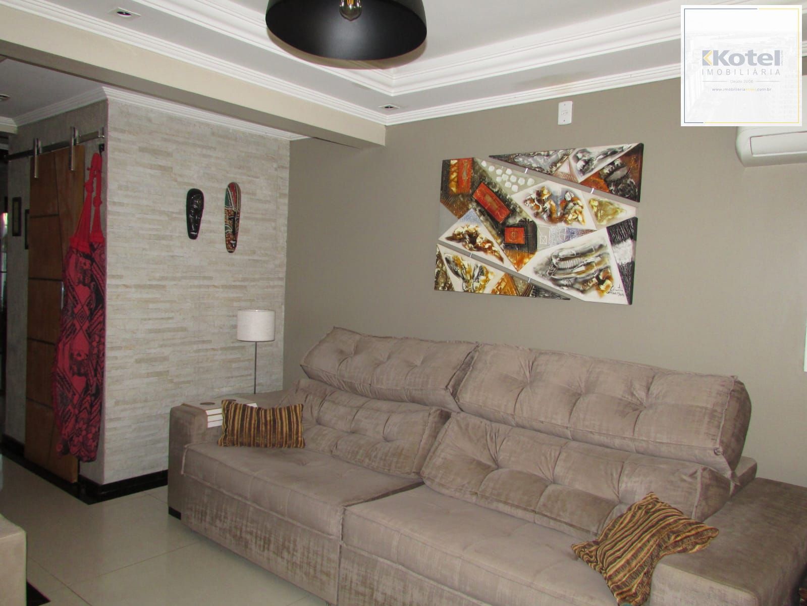 Casa na Zona sul de Porto Alegre com 02 dormitórios e pátio. — foto 3