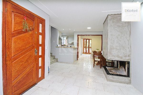 Casa em Porto Alegre, no bairro Hípica, com 3 dormitório(s), e 3 banheiros, à venda. — foto 5