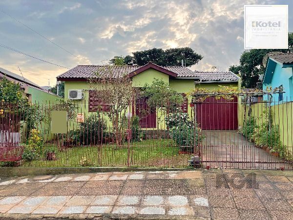 Casa em Porto Alegre, no bairro Ipanema, com 2 dormitório(s), e 2 banheiros, à venda. — foto 2