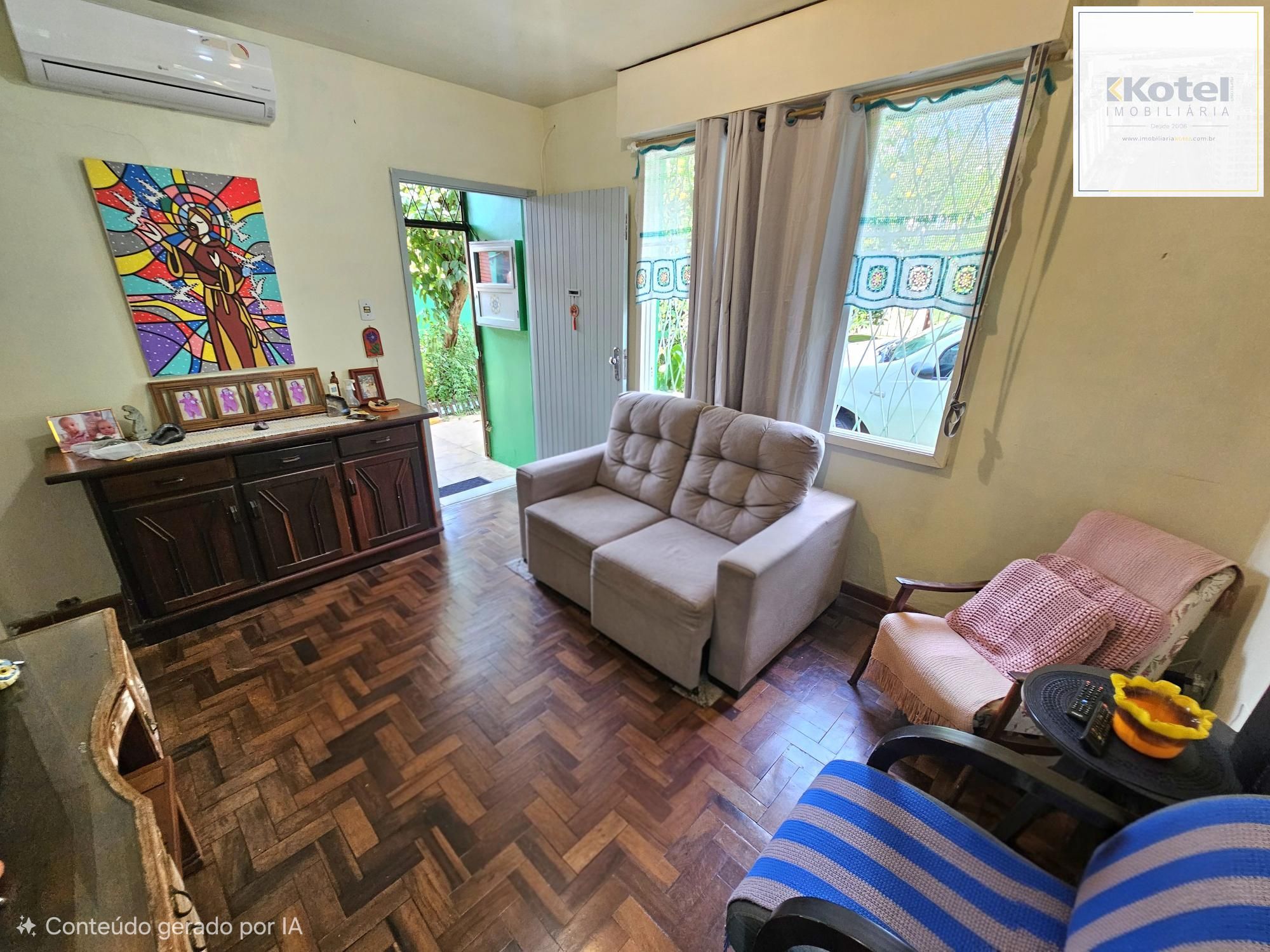 Casa 3 dormitórios e edícula com churrasqueira no bairro Medianeira ! — foto 3