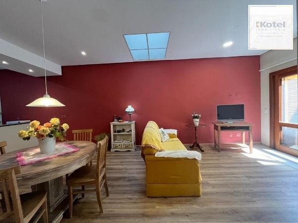 Apartamento em Porto Alegre, no bairro Tristeza, com 2 dormitório(s), e 2 banheiros, à venda. — foto 2