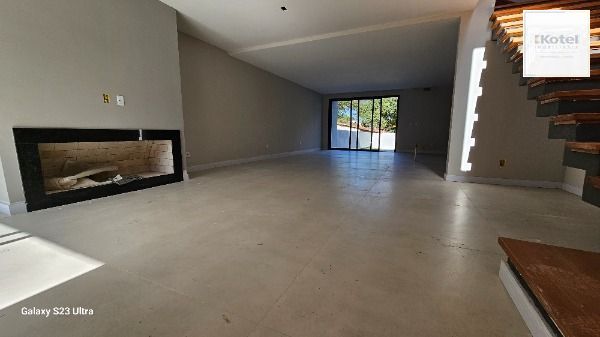 Casa em Porto Alegre, no bairro Ipanema, com 3 dormitório(s), e 3 banheiros, à venda. — foto 5