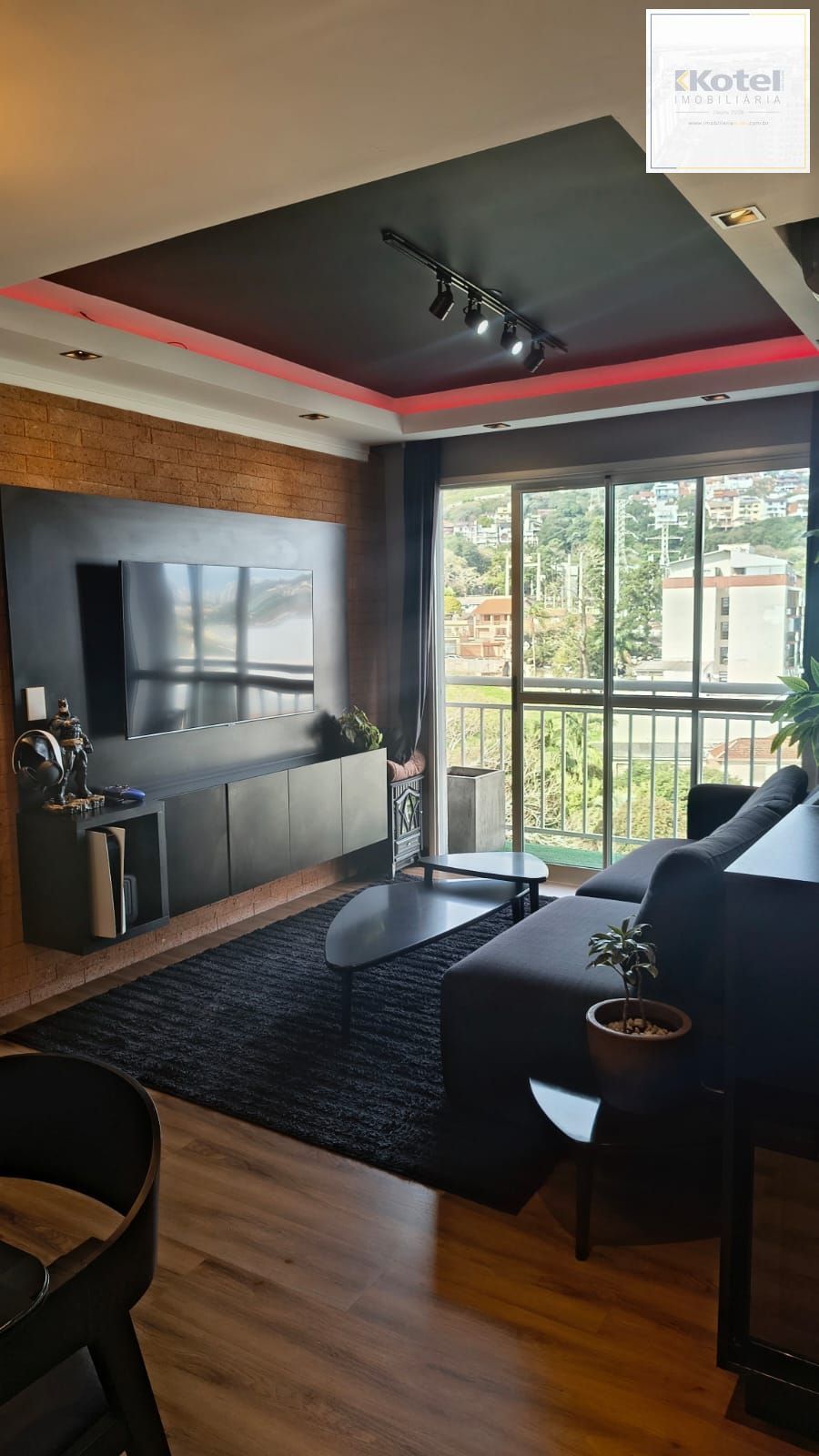 Apartamento mobiliado de 2 dormitórios com 1 suíte no bairro Cristal — foto 5