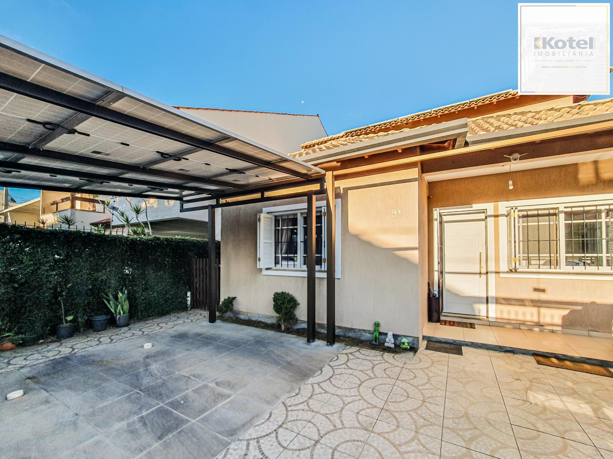 Casa em Porto Alegre, no bairro Hípica, com 5 dormitório(s), e 5 banheiros, à venda.