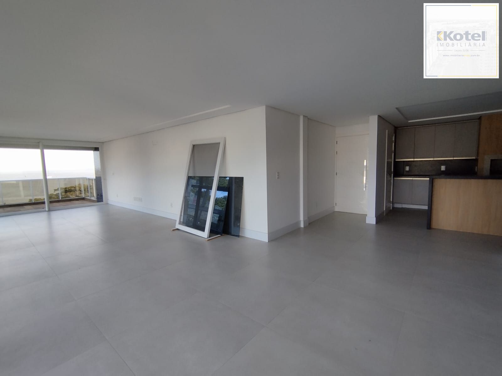 Apartamento - 3 dormitórios, sendo 3 suites, 4 vagas - Vila Assunção