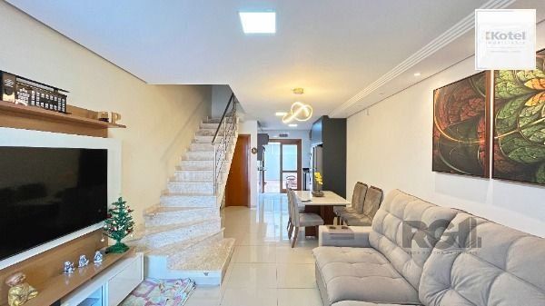 Casa em Porto Alegre, no bairro Guarujá, com 2 dormitório(s), e 2 banheiros, à venda. — foto 4