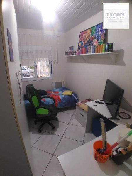 Casa em Porto Alegre, no bairro Hípica, com 2 dormitório(s), e 2 banheiros, à venda. — foto 4