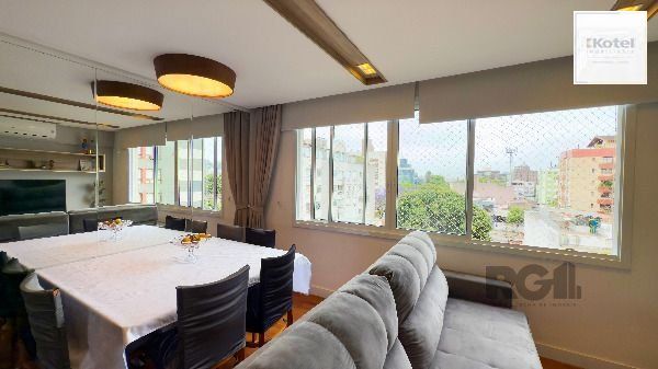 Apartamento em Porto Alegre, no bairro Rio Branco, com 3 dormitório(s), e 3 banheiros, à venda.