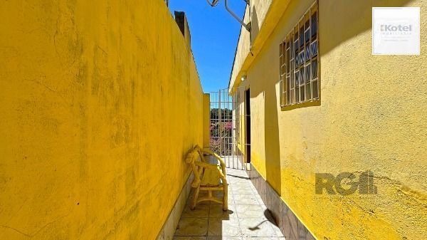 Casa em Porto Alegre, no bairro Jardim Itu, com 2 dormitório(s), e 2 banheiros, à venda. — foto 4
