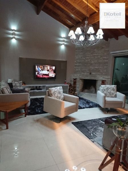 Casa em Porto Alegre, no bairro Espirito Santo, com 4 dormitório(s), e 4 banheiros, à venda. — foto 4