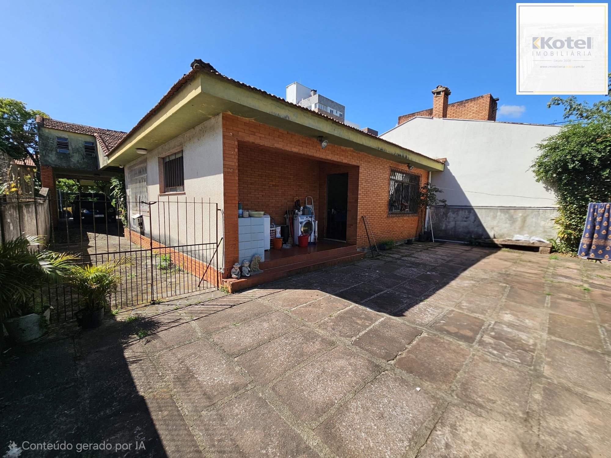 Casa térrea no coração do bairro Tristeza com terreno de 840,00m² excelente localização, ideal para construtoras. — foto 2