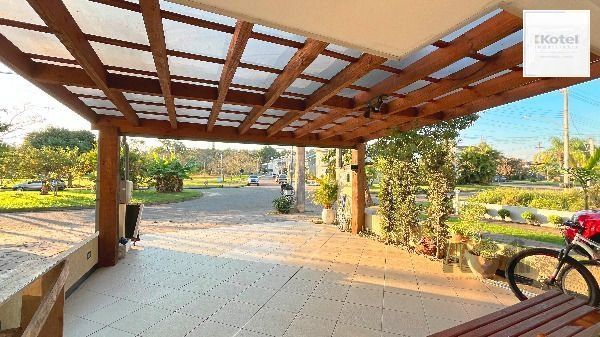 Casa em Porto Alegre, no bairro Hípica, com 3 dormitório(s), e 3 banheiros, à venda. — foto 5