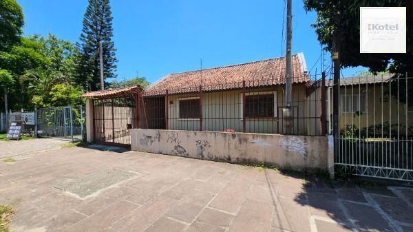 Casa térrea 3 dormitórios + escritório espaço gourmet e piscina terreno 11,00 x 40,00 bairro Camaquã ! — foto 2