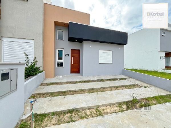 Casa Condominio para Venda - 102m², 3 dormitórios, sendo 1 suites, 2 vagas - Hípica