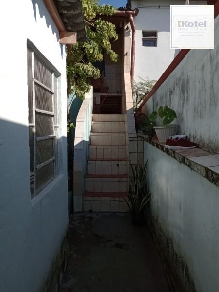 Casa em Porto Alegre, no bairro Passo das Pedras, com 2 dormitório(s), e 2 banheiros, à venda. — foto 2