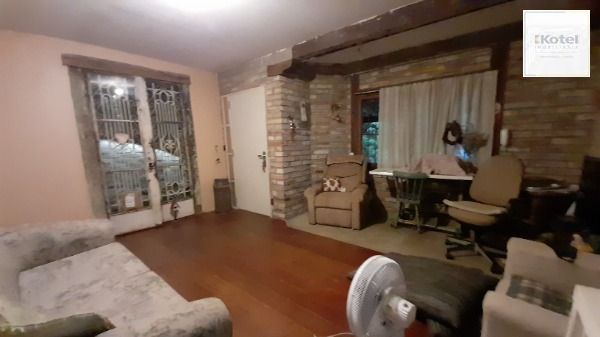 Casa em Porto Alegre, no bairro Vila Conceição, com 1 dormitório(s), e 1 banheiros, à venda.