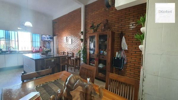 Predio para Venda - 353m², 4 dormitórios, sendo 3 suites, 2 vagas - Hípica