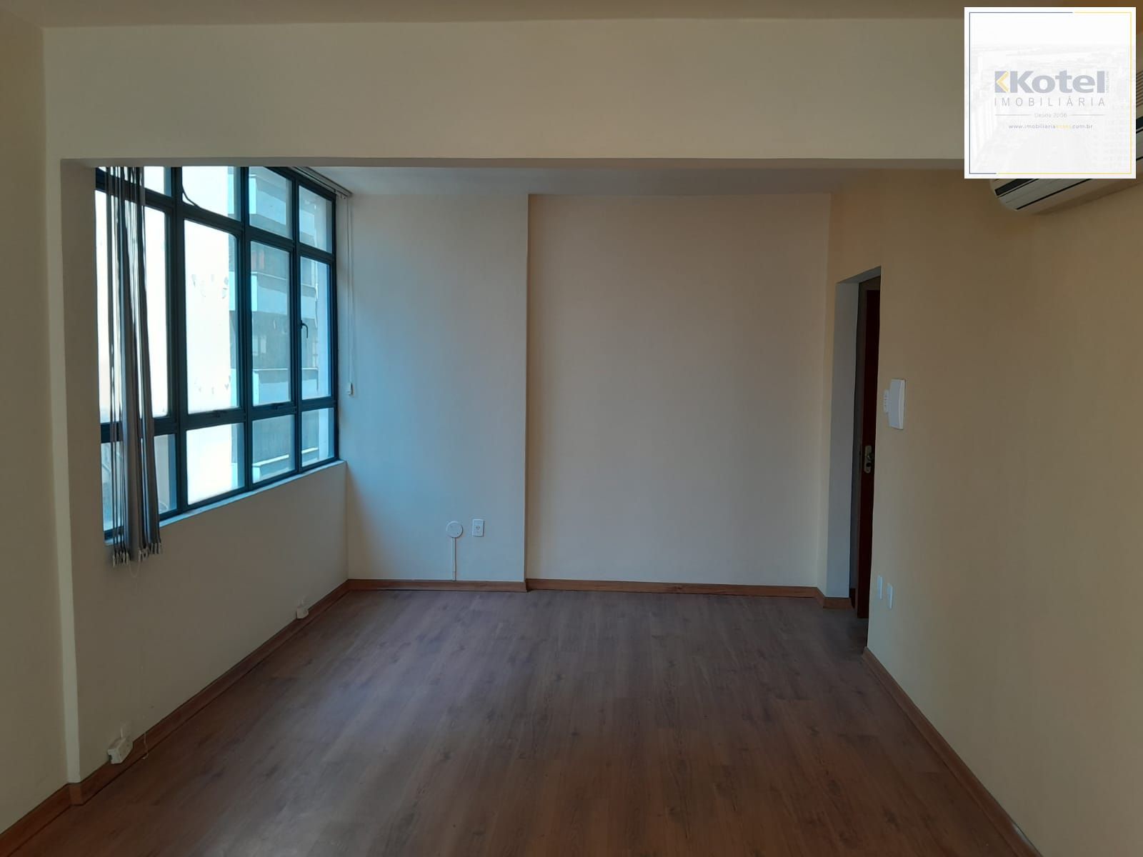 Sala Comercial á venda no Centro de Porto Alegre