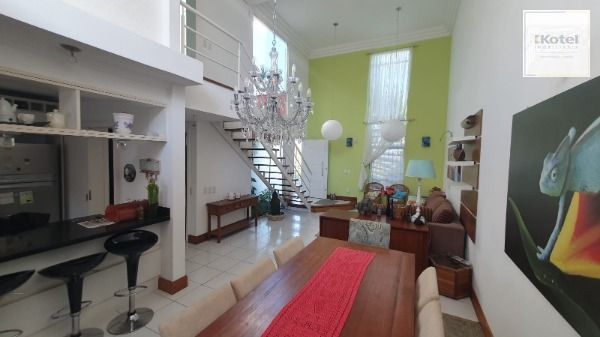 Casa em Porto Alegre, no bairro Espírito Santo, com 3 dormitório(s), e 3 banheiros, à venda.