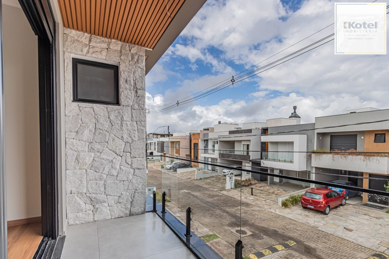 Sobrado  Condominio Amalffi com 03 suites - 180m² zona Sul de Porto Alegre