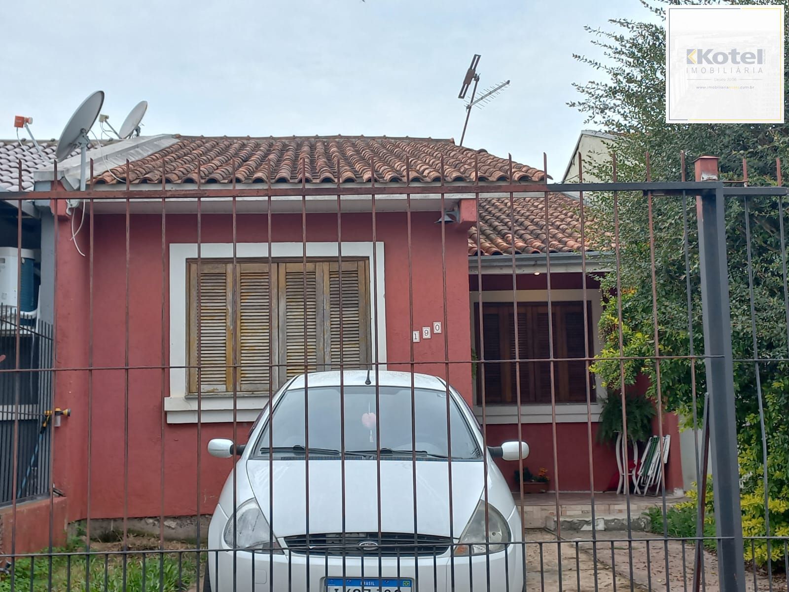 Casa 3 dormitórios com pátio — foto 2