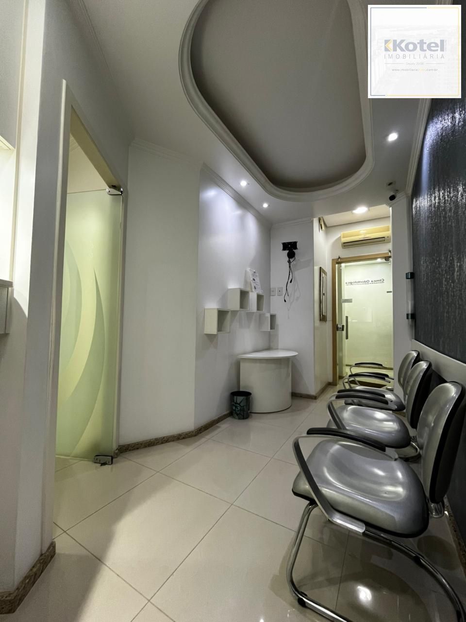 SALA COMERCIAL EM FRENTE A PREFEITURA EM PORTO ALEGRE