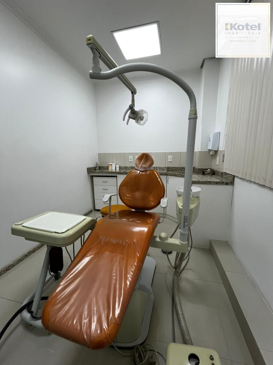 SALA COMERCIAL EM FRENTE A PREFEITURA EM PORTO ALEGRE