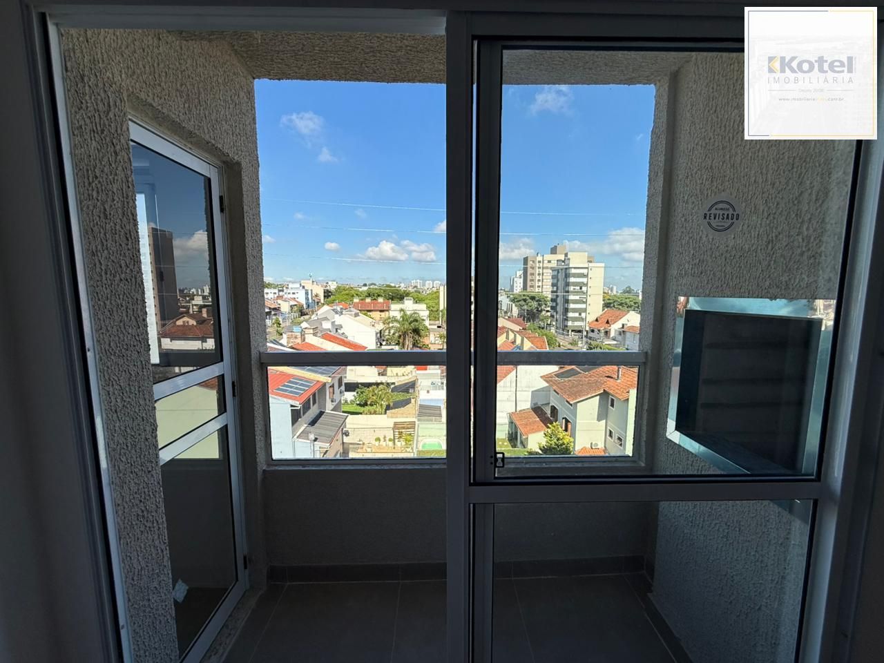 Apartamento com sacada e churrasqueira no bairro Jardim Planalto!!