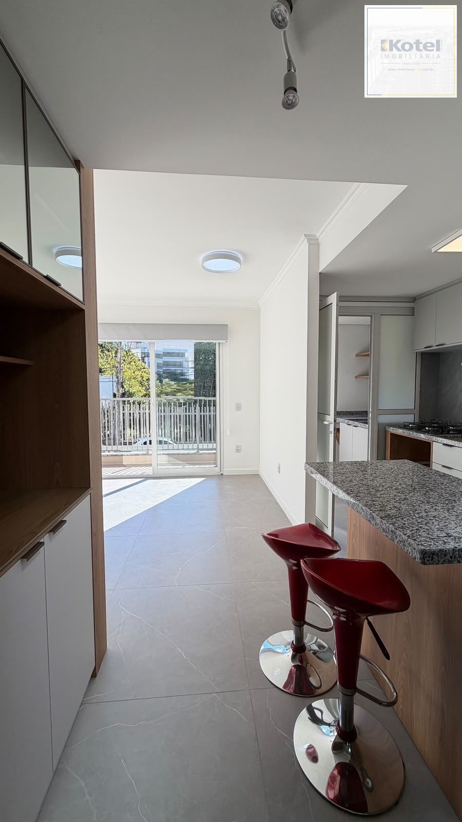 Apartamento, 2 suítes, à venda, 70 m², Moinhos de Vento - Porto Alegre — foto 2