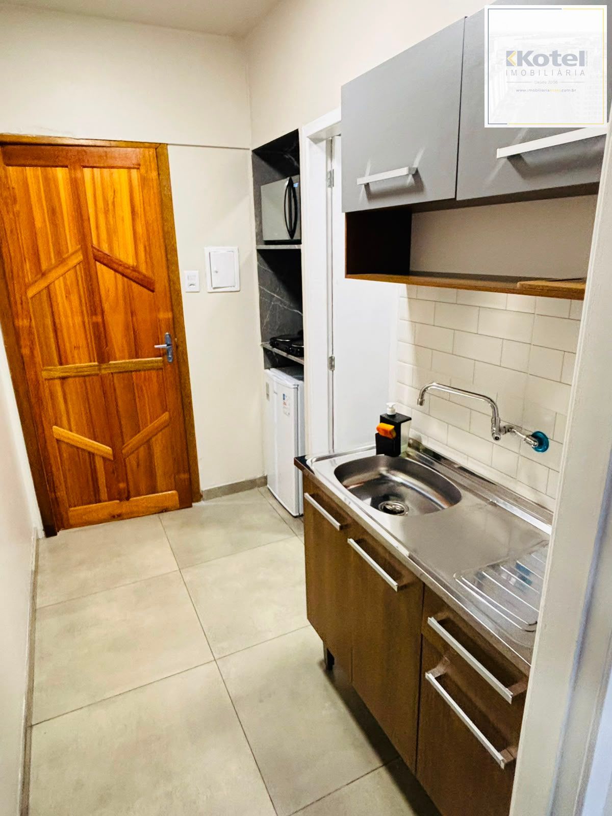 🏢 JK à venda em andar alto – TOTALMENTE MOBILIADO | Centro Histórico — foto 2