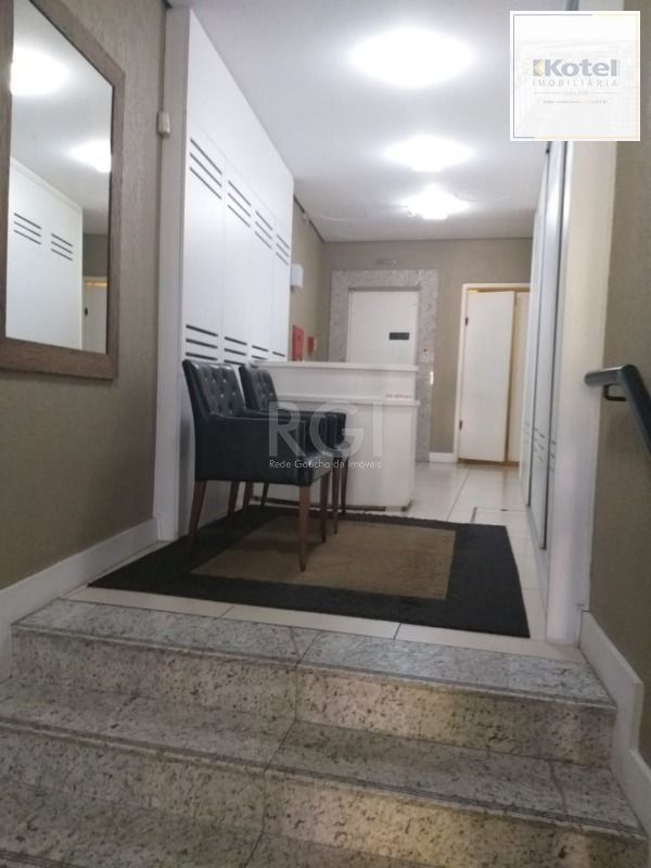 MÁFFER IMÓVEIS ALUGA Sala Comercial na Av. Cristóvão Colombo – Próxima à Félix da Cunha- 32.71m²