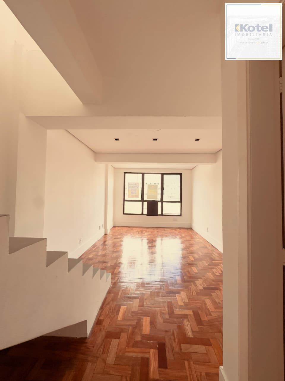 🏢✨EXCELENTE SALA COMERCIAL REFORMADA COM TERRAÇO – MONT SERRRAT | PORTO ALEGRE