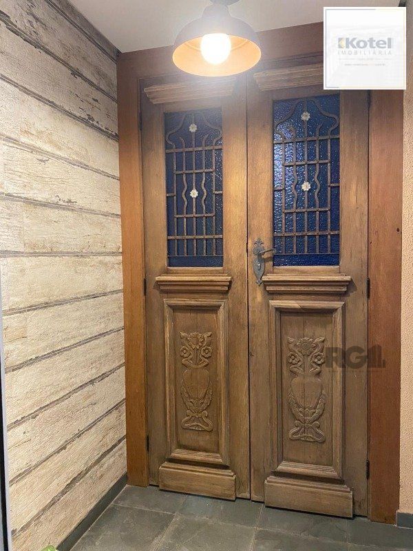 Casa em Condomínio para Comprar no bairro Pedra Redonda com 4 suítes