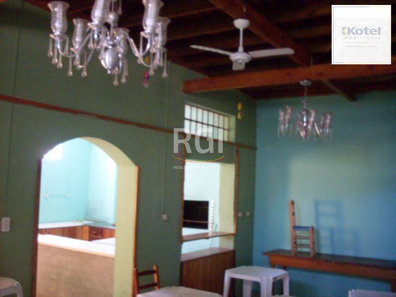 Predio para Venda - 380m², 6 dormitórios, Sarandí