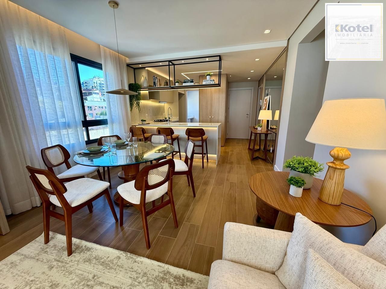 🏆 APARTAMENTO FINAMENTE DECORADO NO CORAÇÃO DO MONT SERRAT — foto 3