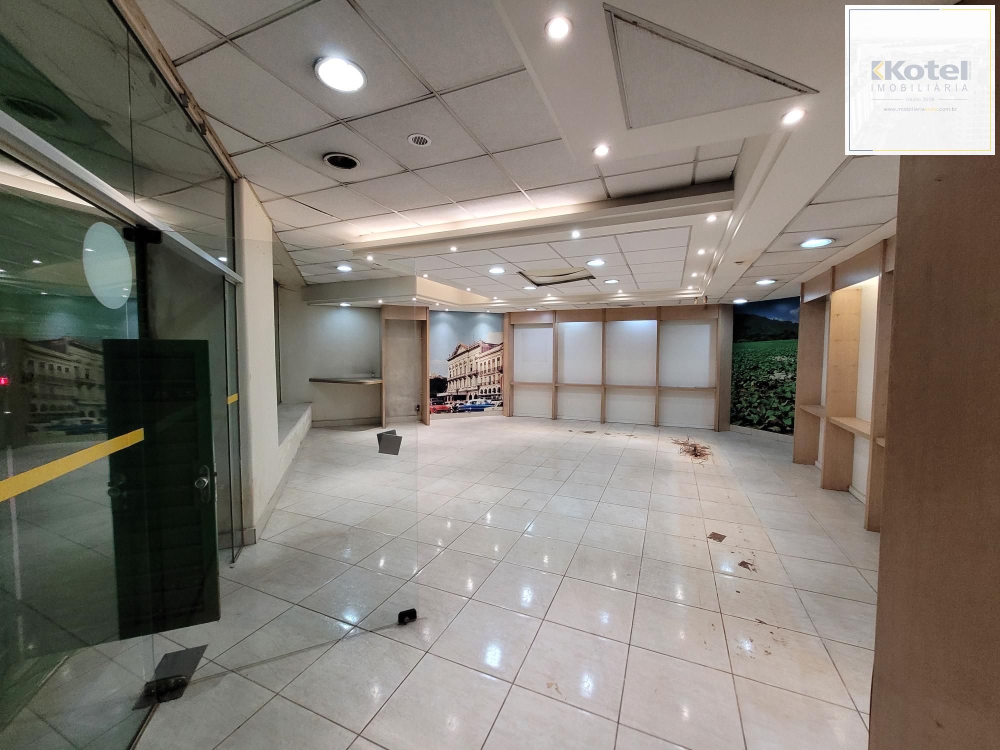 🏙️ Loja comercial para venda no Centro Histórico!