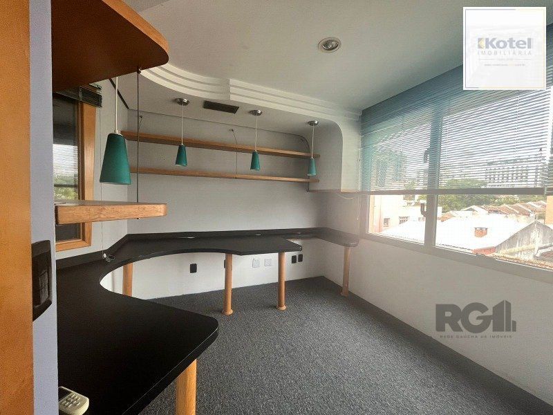 🚨 Oportunidade imperdível! Sala comercial com vaga dupla na Cristóvão!