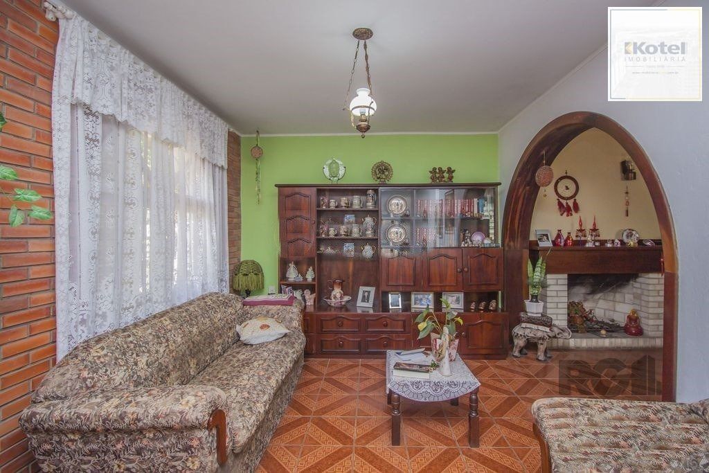 Casa 3 quartos à venda, 204m², Santa Maria Goretti - Porto Alegre