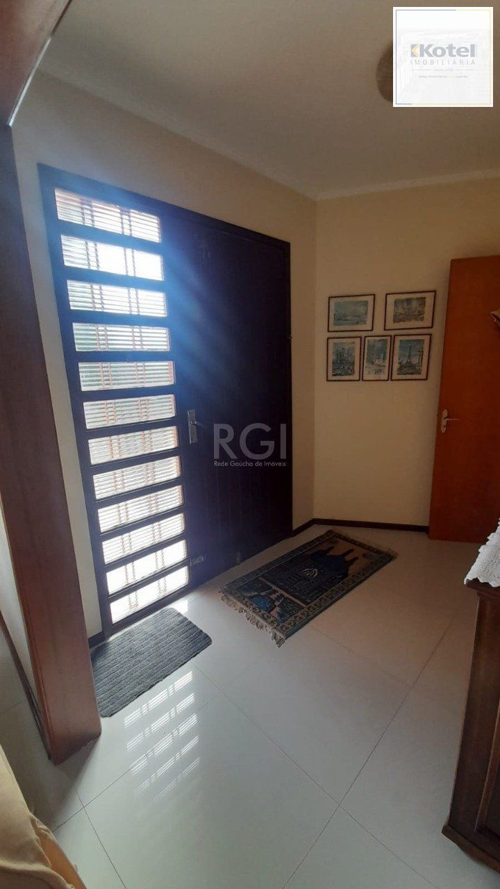 Casa para Venda - 250m², 3 dormitórios, sendo 1 suites, 3 vagas - Chácara das Pedras — foto 2