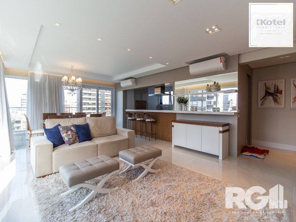 Belíssimo apartamento todo decorado por arquiteto. Apartamento com 170 m2, 3 suítes, sendo 1 suíte máster no bairro Petrópolis. — foto 2