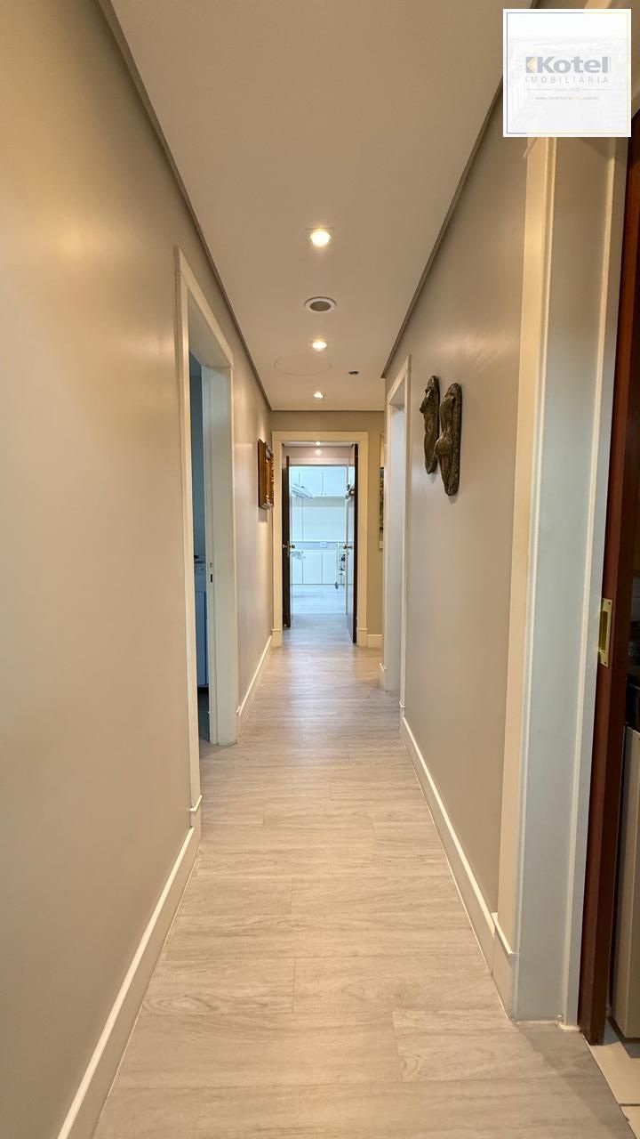 Espetacular Clínica de Cirurgia Médica toda montada à venda na Av. Carlos Gomes em Porto Alegre