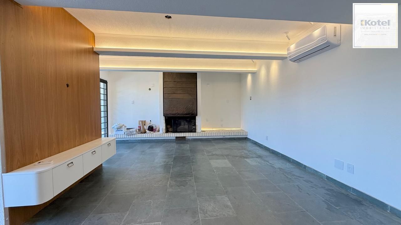 Casa semi reformada com 4 dormitórios e 4 vagas no Chácara das Pedras próx. Joao Wallig. — foto 3