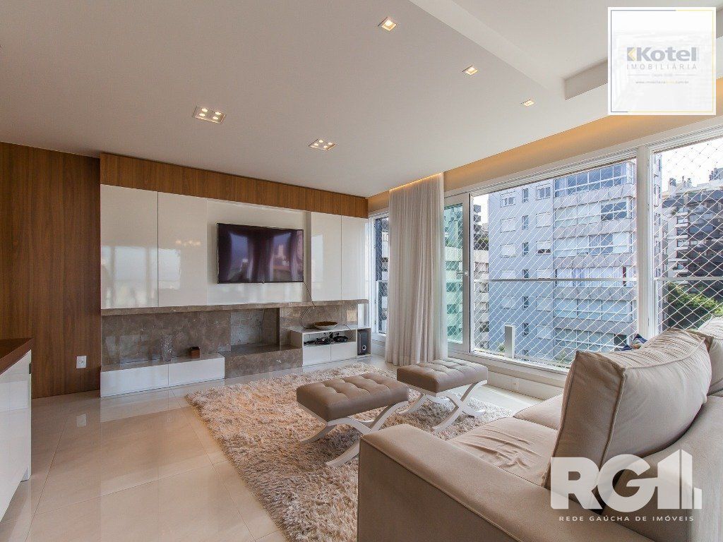 Belíssimo apartamento todo decorado por arquiteto. Apartamento com 170 m2, 3 suítes, sendo 1 suíte máster no bairro Petrópolis. — foto 4