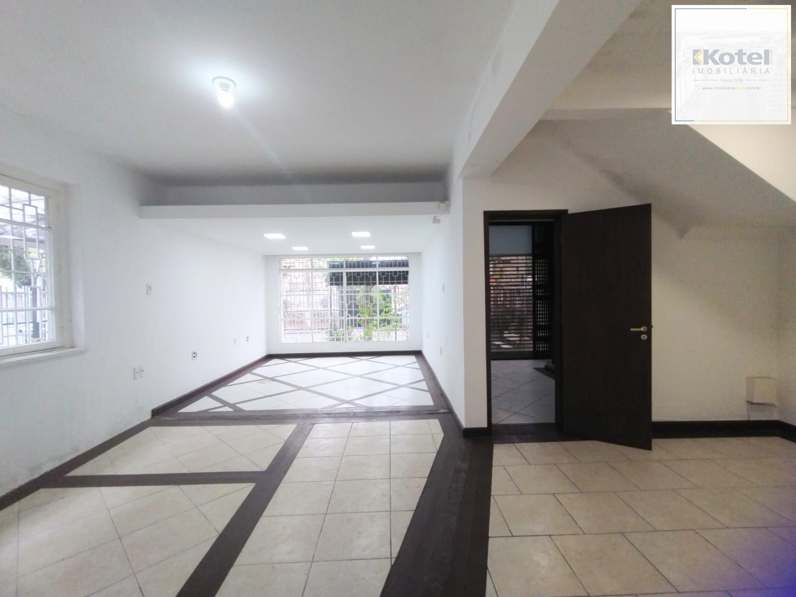 Casa 3 quartos à venda, 244m², Menino Deus - Porto Alegre — foto 2