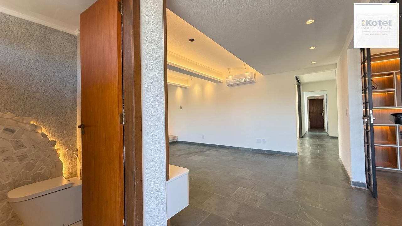 Casa semi reformada com 4 dormitórios e 4 vagas no Chácara das Pedras próx. Joao Wallig. — foto 5